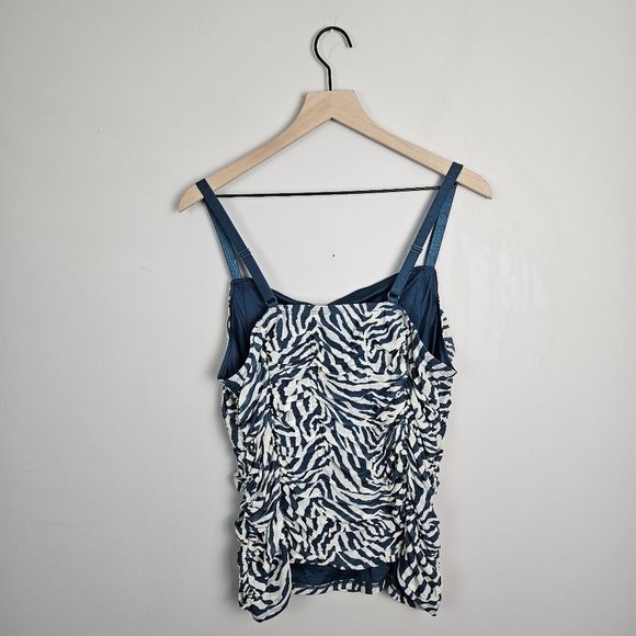 Torrid Stretch Mesh Cropped Shirred Cami Zebra White - Picture 4 of 12